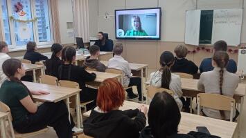 Ученики школы № 460 Пушкинского района приняли участие в лекции «Рациональное потребление». Узнали о пользе раздельного сбора, о возможности дать вещам вторую жизнь, научились распознавать рекламные уловки.