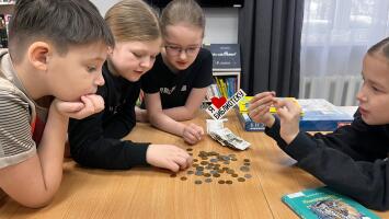 Урок финансовой грамотности: «Денежный лабиринт» в ЯНАО