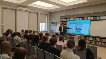 Лекция по кибербезопасности для студентов СПО от Красноярского отделения Банка России в библиотеке им. А.М. Горького