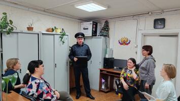 Профилактическая беседа среди специалистов Центра социальной работы и Межрайонного отдела ЗАГС № 3