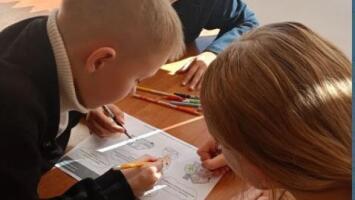 14 октября в МБОУ СШ №19 ученики 5б класса выполняли задания: определяли вид страхования; отгадывали финансовый термин, разгадывали кроссворд и др.